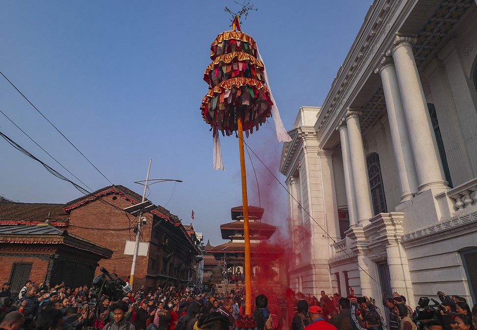 हनुमानढोकामा ठड्याइयो चीर, सुरु भयो होली