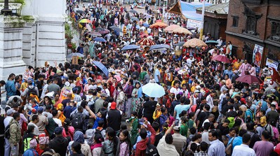 दिवङ्गत आफन्तको सम्झनामा गाईजात्रा मनाइँदै