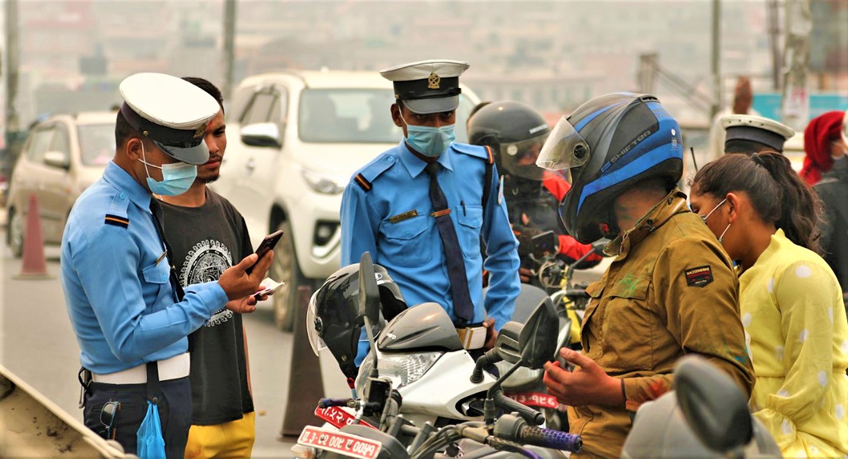 ट्राफिक जरिवाना अब क्युआर कोर्डमार्फत तिर्न सकिने