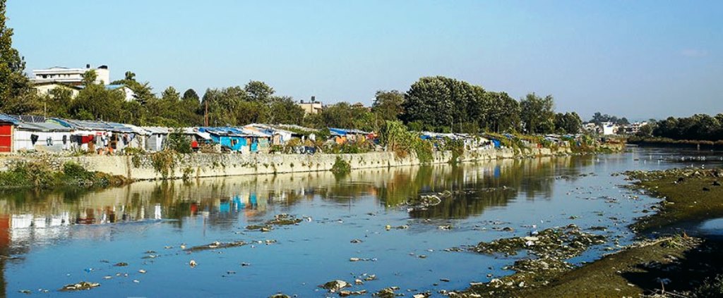 वाग्मती किनाराका अवैध संरचना भत्काइँदै