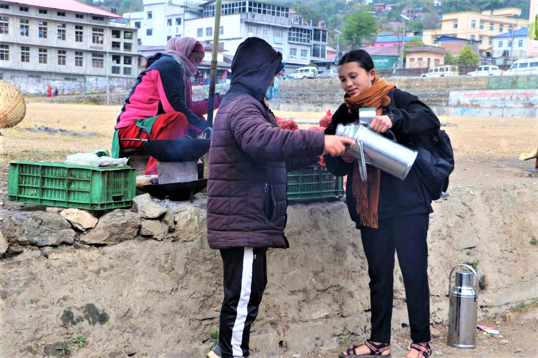 चिया बेचेर ६० हजार बचत गर्दै २० वर्षीया विपना